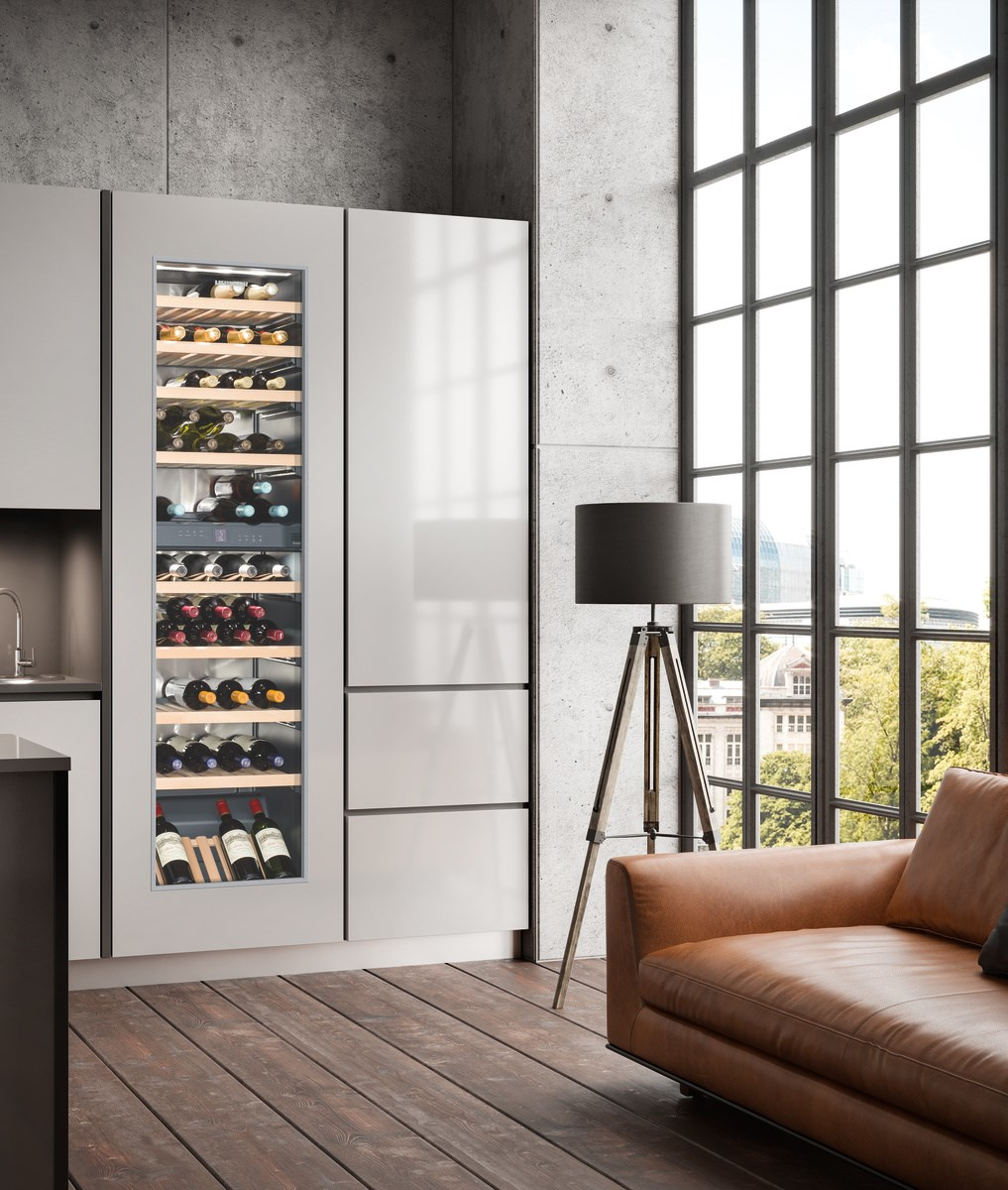 Kuhlschrank, Innenarchitektur, Couch, Lampe, Schnaps